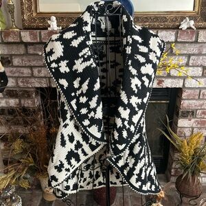 Cardigan Sleeve Less Black/White Leopard Knit Open Front Vest Sz M